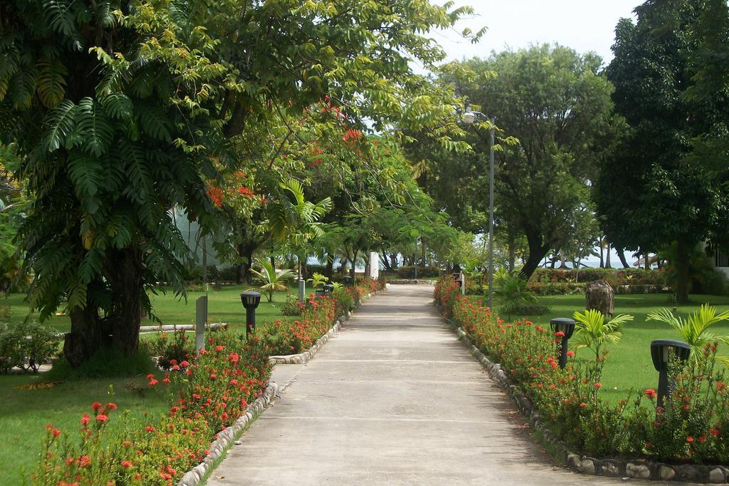 Emotions By Hodelpa Puerto Plata Hotel Exterior photo